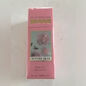 Pat McGrath Labs Divine Skin Rose 001 The Essence